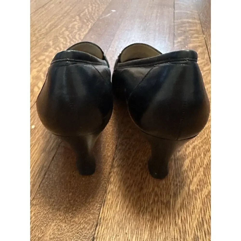 Vintage Salvatore Ferragamo Black Leather Round Toe Buckle Pumps EU 39